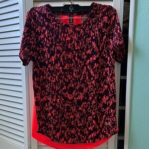 NWT Under Armour Women's neon pink / orange and Black Short Sleeve Tee, size S